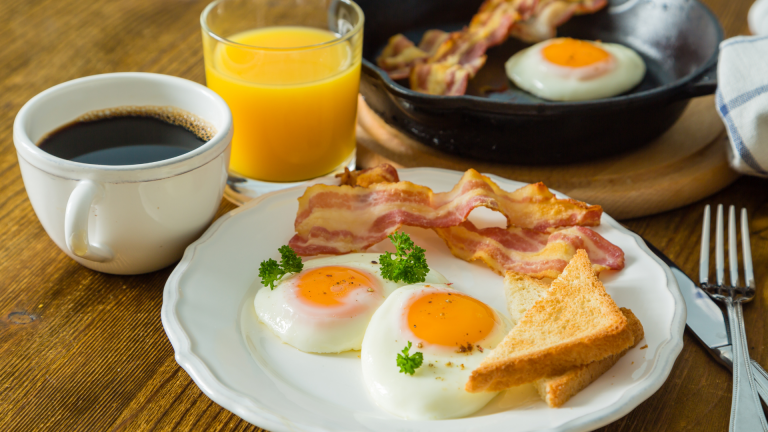 What Food Should You Eat Before And After A Workout?